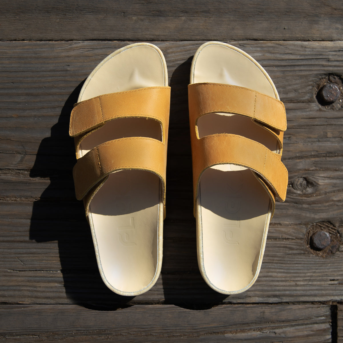 FLEKS Riviera Leather
